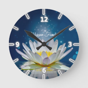 Elegant White Lotus Blue Rund Klocka