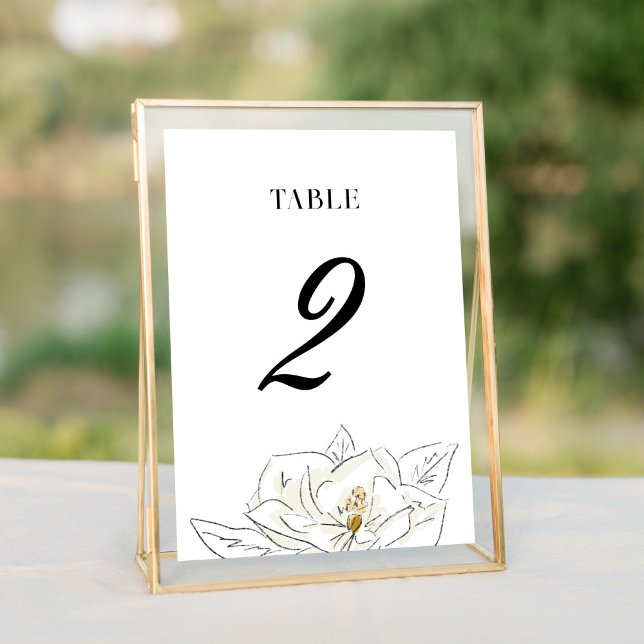 Elegant White Magnolia Bröllop Bordsnummer (Elegant Southern-inspired white magnolia illustration wedding table number cards.)