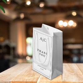 Elegant White Monogram Bröllop