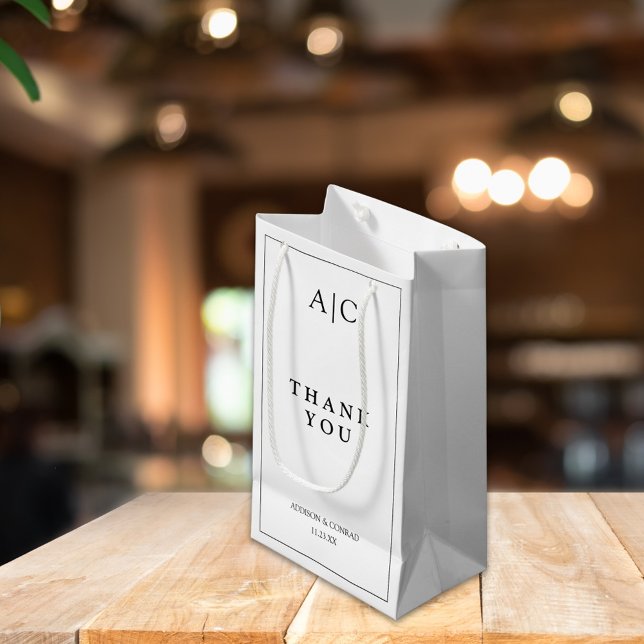 Elegant White Monogram Bröllop (Skapare uppladdad)