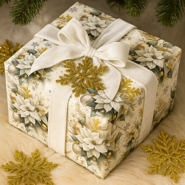 Elegant White Poinsettia jul Presentpapper (Elegant holiday gift wrapped in poinsettias and velvet, with gold snowflakes)