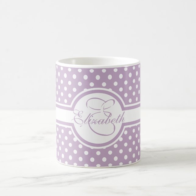 Elegant White Polka dots på Lila Monogram Kaffemugg (Center)