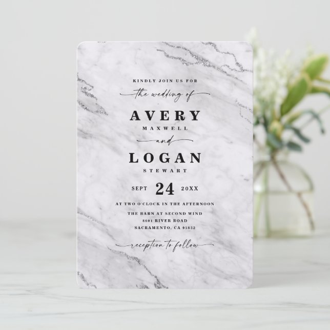 Elegant White & Silver Metallic Marble Bröllop Inbjudningar (Stående Fram)