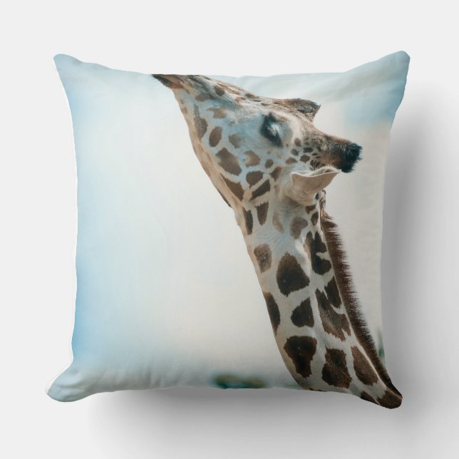 Elegant Wild Giraffe Throw Pillow – Safari Animal  Kudde (Framsida)