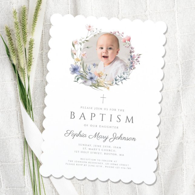 Elegant Wildblommor WandeGirl Baptism Photo Inbjudningar (Elegant Wildflowers Wreath Girl Baptism Photo Invitation)