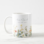 Elegant Wildblomsbröllopsförmån Kaffemugg<br><div class="desc">Den här samlingen har en gräns av elegant vattenfärgsblommor och grönt i skuggor av grönt,  teal,  orange och gult.</div>