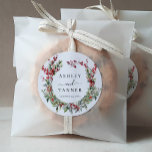 Elegant Winter Christmas Floral Wedding Runt Klistermärke<br><div class="desc">Elegant Winter Christmas Floral Wedding Classic Round Sticker features elegant red and green watercolor greenery of holly and berries.</div>