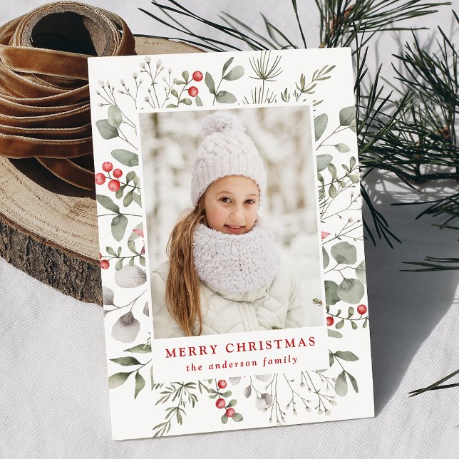 Elegant Winter Foliage och Holly Berries Photo Julkort (Skapare uppladdad)