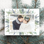 Elegant Winter Foliage Ram | Helgdag Photo Vykort<br><div class="desc">Önskar vänner och familj i lycklig helgdag med vår Elegant Winter Foliage Ram helgdag fotovykort. Helgdag snyggt-vykort visningar ditt favoritfoto på vågrät på framsidan med vattenfärgsfärgade löv och löv i nyanser av grönt och blått. Anpassa fronten genom att lägga till en anpassningsbar till familjens namn och anpassningsbar hälsning. På baksidan...</div>