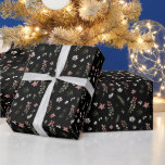 Elegant Winter Greenery Botanical Black Presentpapper<br><div class="desc">Denna helgdag av elegant som omsluter pappra har en vacker mönster av vattenfärgen eukalyptus,  bär och löv över en chic svart bakgrund. Den här inslagningen av pappra koordinater med våra Elegant Winter Grey-fotokort för botaniska helgdag.</div>