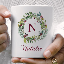 Elegant Winter Greenery Burgundy Monogram andedräk Kaffemugg