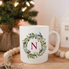 Elegant Winter Greenery Burgundy Monogram andedräk Kaffemugg