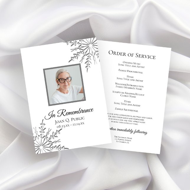 Elegant Winter Snöflingor Funeral Service Program (Skapare uppladdad)