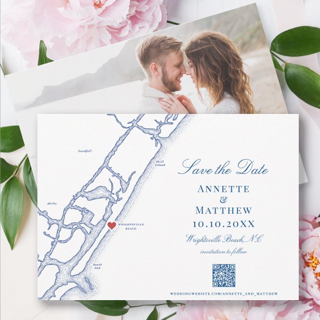 Elegant Wrighttsville Beach QR-kod Bröllop Spara Datumet (Elegant Wrightsville Beach NC Save the Date with QR code and engagement photo and navy blue map)