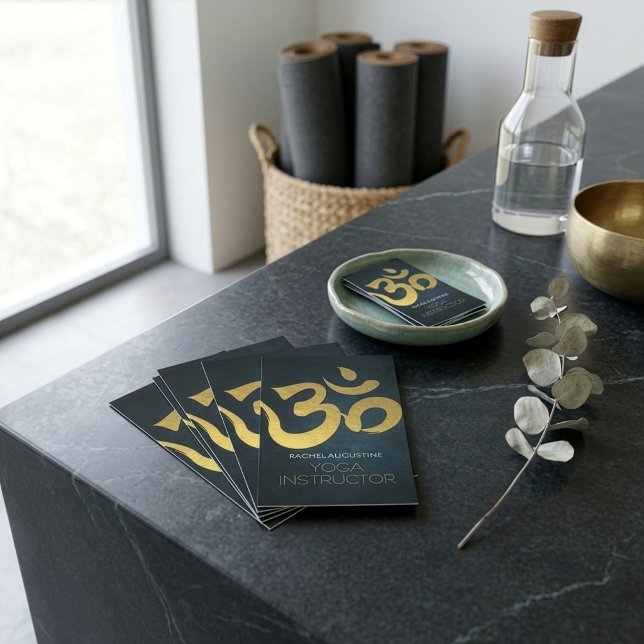 Elegant yogainstruktör studio guld folie Om-symbol Visitkort (Skapare uppladdad)