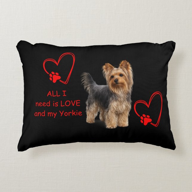 Elegant Yorkie | Fotorealistisk Hunddekor Prydnadskudde (Framsidan)