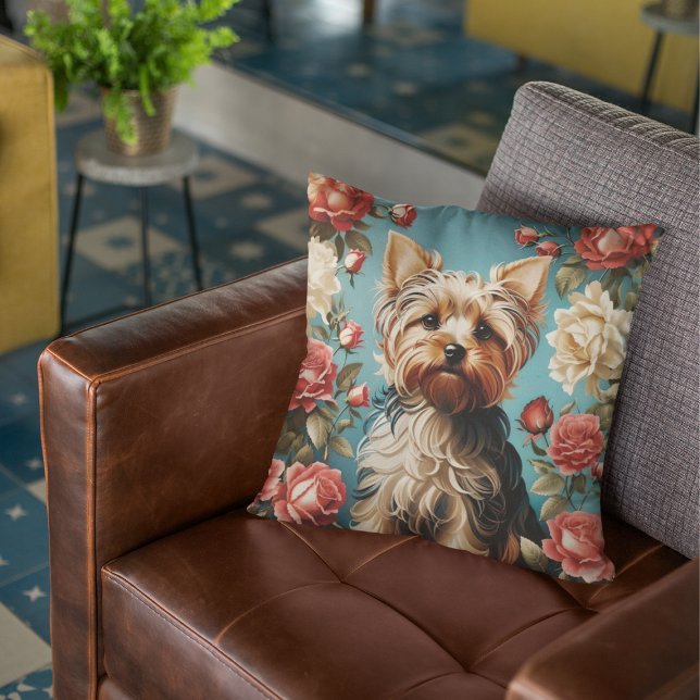 Elegant Yorkshire Terrier Porträtt Ro Garden Kudde (Skapare uppladdad)