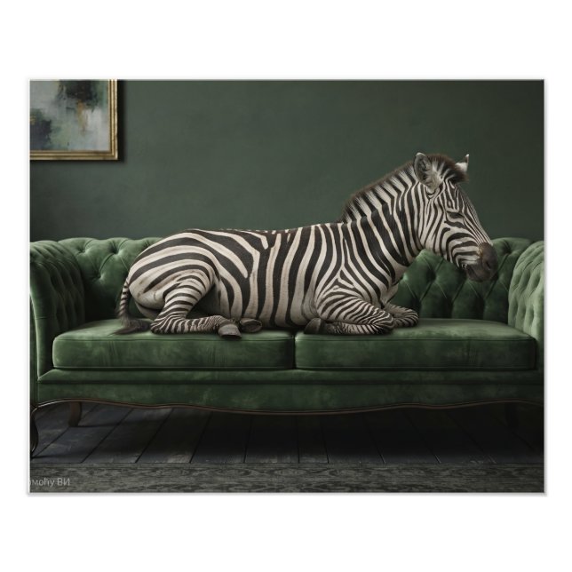 Elegant zebra på grön sammetssoffa fototryck (Framsidan)