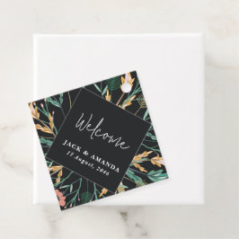 Eleganta blommande blommor Svarta tacksamtetikette Gåvor Etiketter