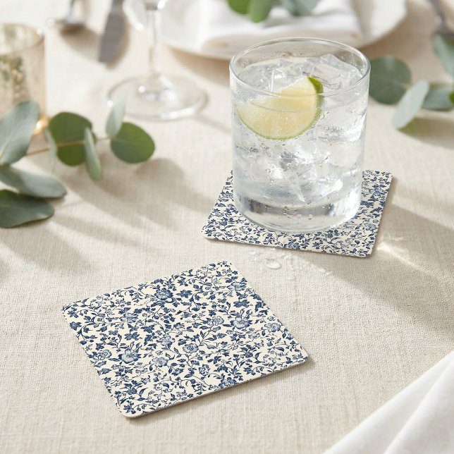 Eleganta blommiga bröllopsnamn i marinblått underlägg papper kvadrat (Elegant navy blue vintage floral wedding names square paper coaster.)
