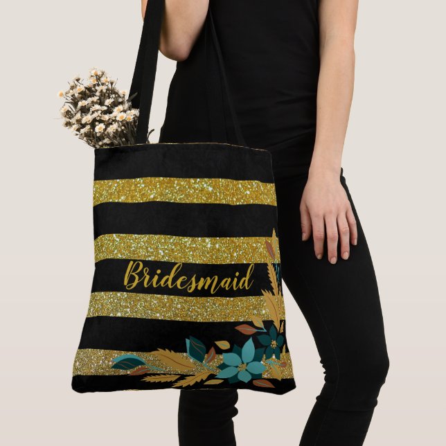Eleganta brudtjej-rosa blommor med gyllene ränder tygkasse (Närbild)