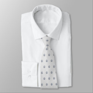 Eleganta diamanter på silvergrå slips