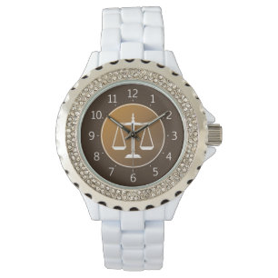Eleganta fjäll av rättvisa räcker klockan armbandsur