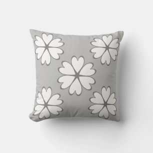 Eleganta grå och vita hjärteblommor kudde