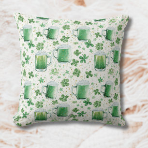 Eleganta gröna ölmuggar och Shamrocks vita Kudde