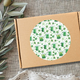 Eleganta gröna ölmuggar och Shamrocks vita Runt Klistermärke