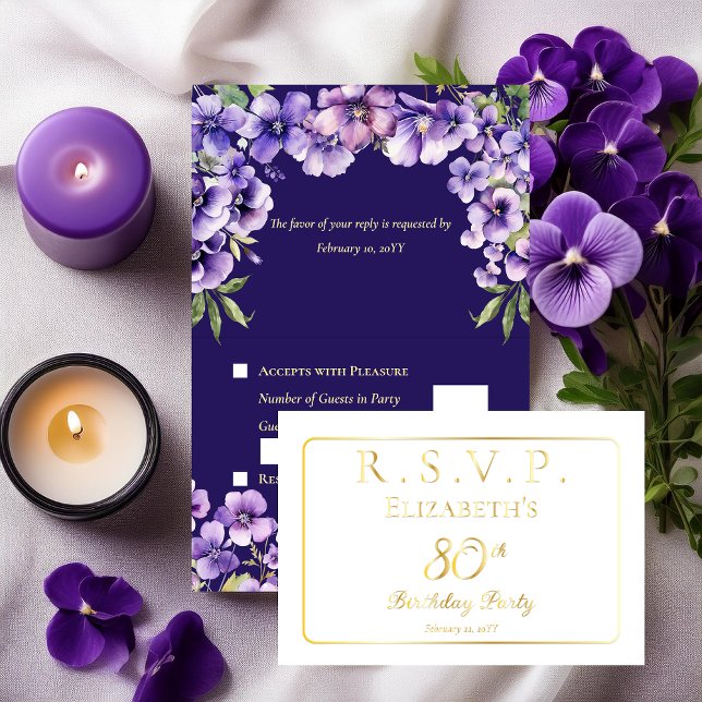 Eleganta lila violer Blommig 80-årsdag RSVP Folierat Kort (Elegant Purple Violets Floral 80th Birthday Party RSVP Foil Invitation Folded Insert Enclosure Card)