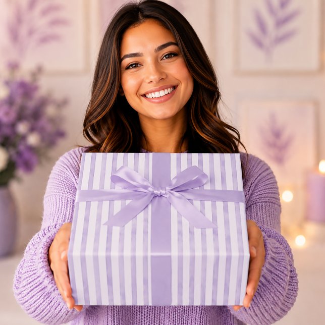 Eleganta lila violetta akvarellränder presentpapper (Skapare uppladdad)