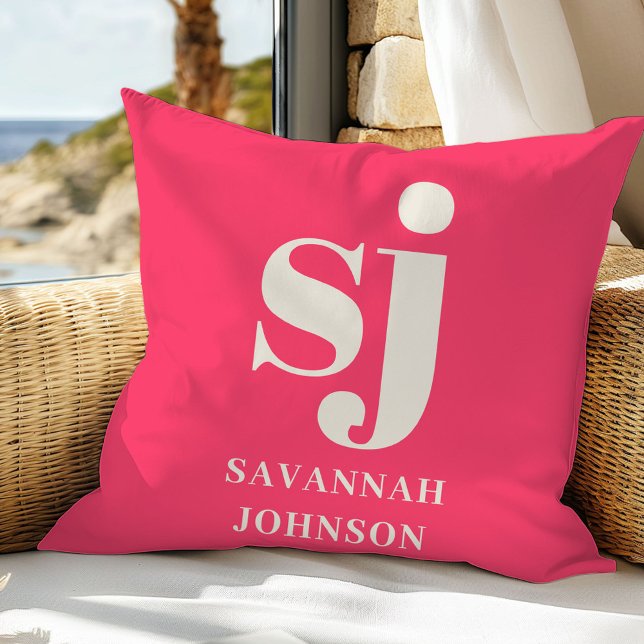Eleganta ljusa rosa monogram initialer  kudde (Skapare uppladdad)