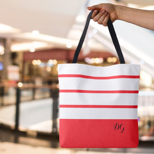 Eleganta moderna djärva ränder Monogram Initialer  Tygkasse (Elegant Modern Bold Stripes  Monogrammed Red Black & White Canvas Shopping Shoulder Tote Bag
)