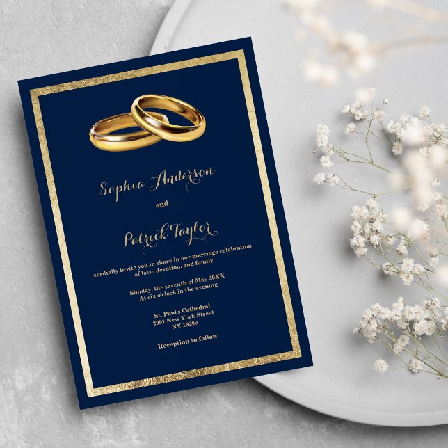 Eleganta moderna ringar i marinblått och guld Bröl Inbjudningar (Elegant modern navy blue gold rings Wedding)