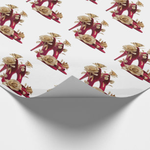 Eleganta röda högklackade skor med gyllene rosor presentpapper