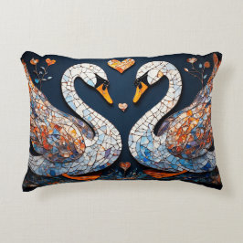 Eleganta svanar vid utsmyckade blommönster prydnadskudde