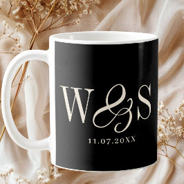 Eleganta svarta initial brudpar kaffemugg