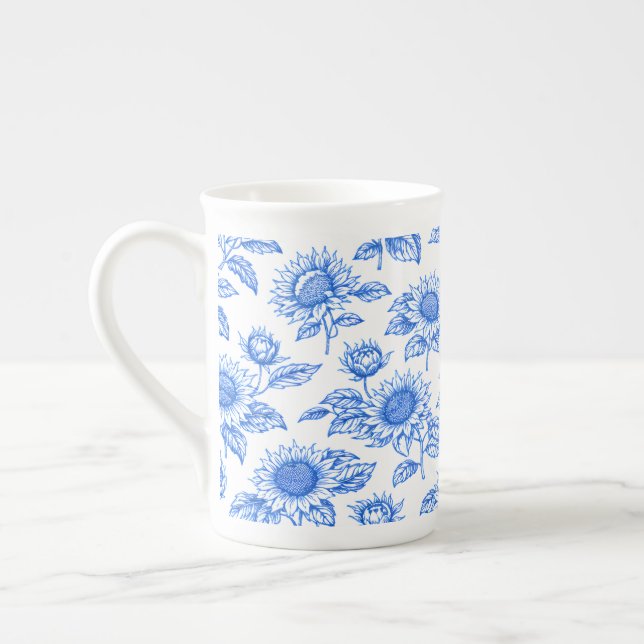 Eleganta Toile du Jouy Solros – Blå Botanisk Benporslin Mugg (Vänster)