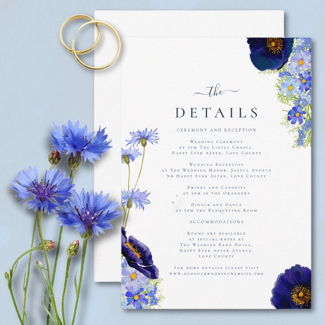 Eleganta vilda blå bröllopsdetaljer tilläggskort (Elegant wildflower watercolor summer floral blue wedding details card with modern typography script)