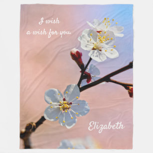 Eleganta vita japanska plommonblommor fleecefilt