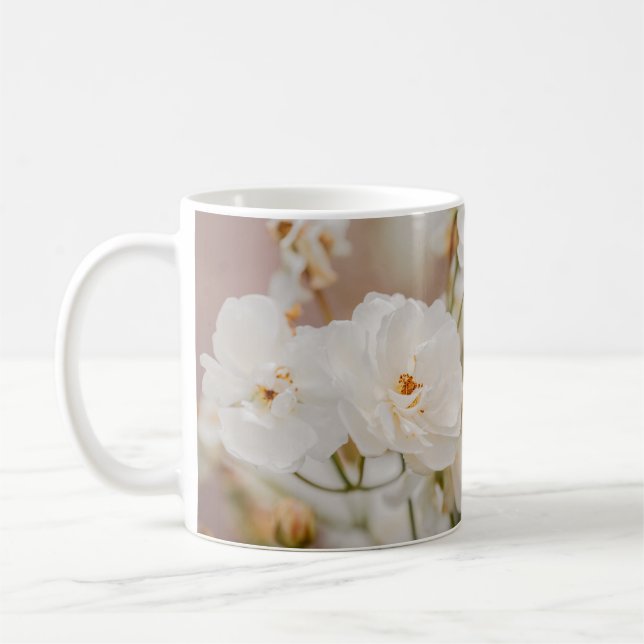 Eleganta vita rosor Foto med anpassat namn Kaffemugg (Vänster)