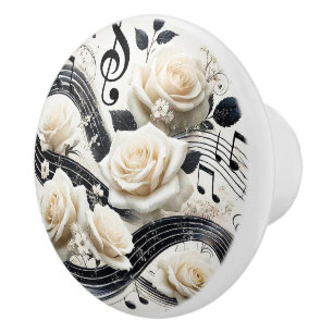 Eleganta vita rosor och musikaliska notaccent knopp