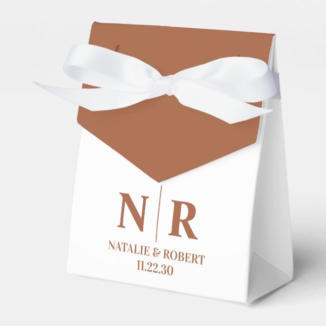 Eleganten Bröllop Monogram Bride and Groom Initial Presentaskar (Framsidan Sidan)