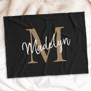 Eleganten Feminine Chic med svart monogram Guld Fleecefilt