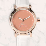 Eleganten Feminine Minimalist, femininin, koral,  Armbandsur<br><div class="desc">Ett minimalistiskt monogram med stor typografi initialer i ett klassiskt typsnitt med ditt namn nedan på en feminin korallpersikobakgrund. Den perfekta anpassningsbarna eller tillbehöret!</div>