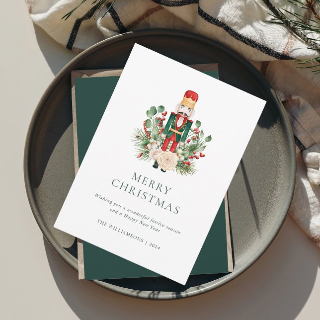 Eleganten Jul Nutcracker Red Berries Julkort (Christmas Nutcracker Holiday Elegant Modern Greeting Card)