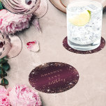 Eleganten ro guld namn vid födelsedag underlägg papper rund<br><div class="desc">För elegant 21:a födelsedag (eller någon annan ålder). En burgundisk övertoningsbakgrund färg. Dekorerad med ro guld faux glitter,  gnistor. Anpassa och lägg till namn och ålder. Födelsedagen är skriven med ett modernt handskript i stil med slagord med svansar.</div>