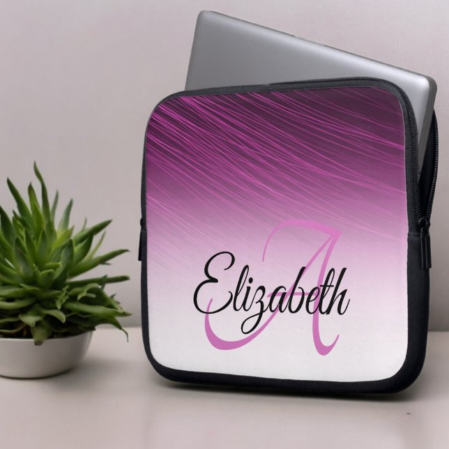 Elegantens anpassade namn Monogram Lila Ombre-bryt Laptop Fodral (front laptop sleeve with monogram and name template text)