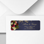 Elegantens flotta burgundy guld blommigt chic bröl returadress etikett<br><div class="desc">Klassy guld kalligraphy returadress bröllop OSA etikett med vacker elfenbenskräm och rödburgudisk blomma med löv över en mörk marin bakgrund.               Lämpligt för höstfall eller vinterjultid elegant rustik vintage inspirerad bröllop.</div>